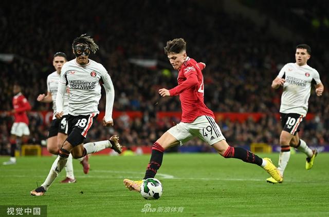 成对比的是 成对比的是