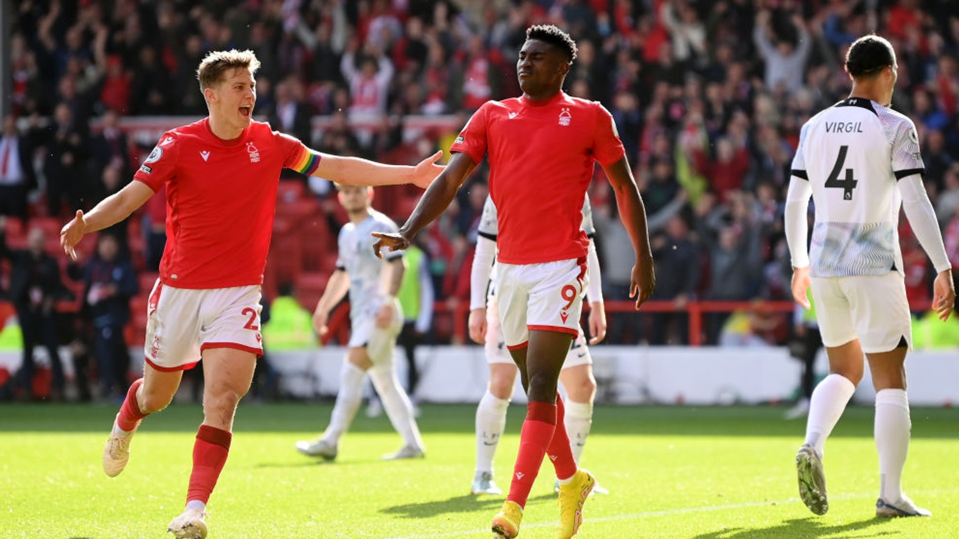 以其卓越的 以其卓越的